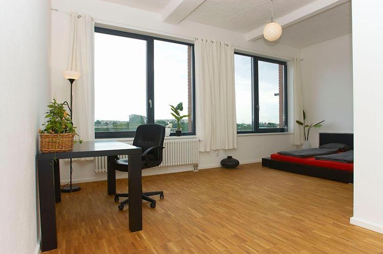 Spacious Studio Apartment Friedrichshain Berlin Bilik gambar
